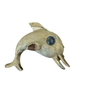 Vintage Jonette Jewelry Silver Tones Dolphin With Blue Glass Eye Brooch Pin